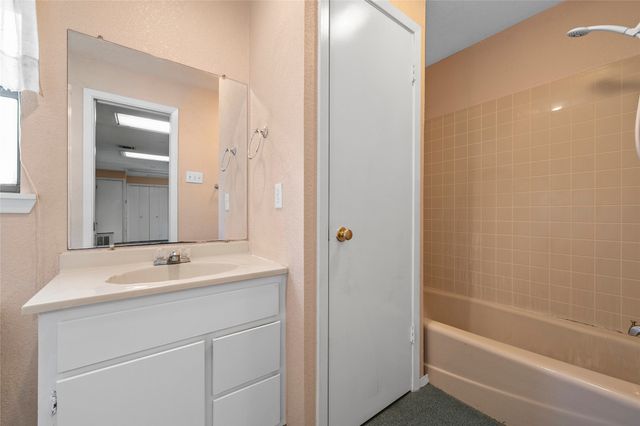 749 Castleman Creek Road, Hewitt, TX 76643