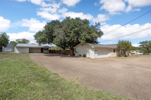 749 Castleman Creek Road, Hewitt, TX 76643