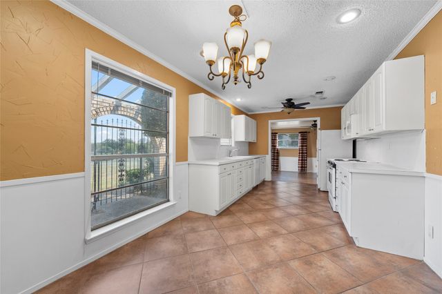 749 Castleman Creek Road, Hewitt, TX 76643