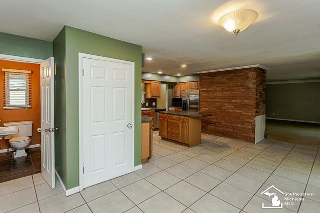 7679 Apache Trail, Bedford Twp, MI 48182