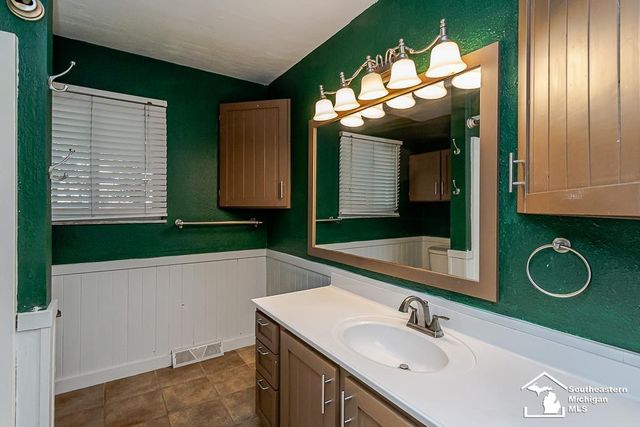 7679 Apache Trail, Bedford Twp, MI 48182