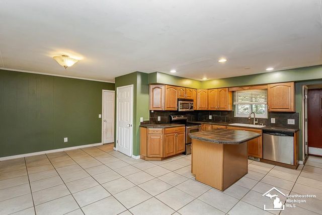 7679 Apache Trail, Bedford Twp, MI 48182
