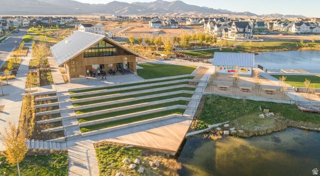 7061 W SOUTH JORDAN PKWY, South Jordan, UT 84009