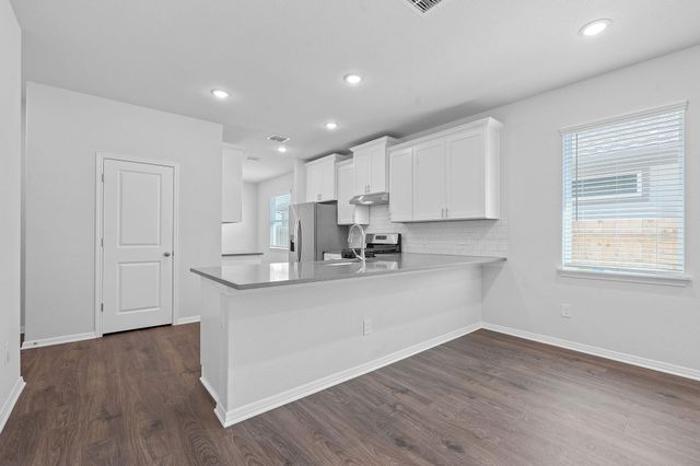 6349 Marsh LN, Buda, TX 78610