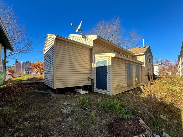 61 Acorn Road, Hampton, NH 03842