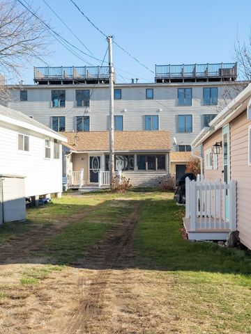 61 Acorn Road, Hampton, NH 03842