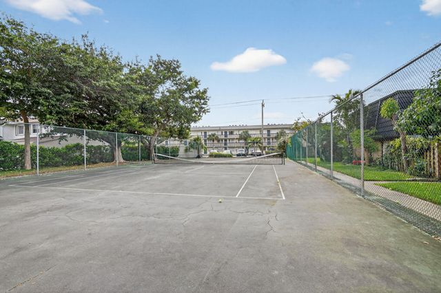 176 Woodland Road, Palm Springs, FL 33461