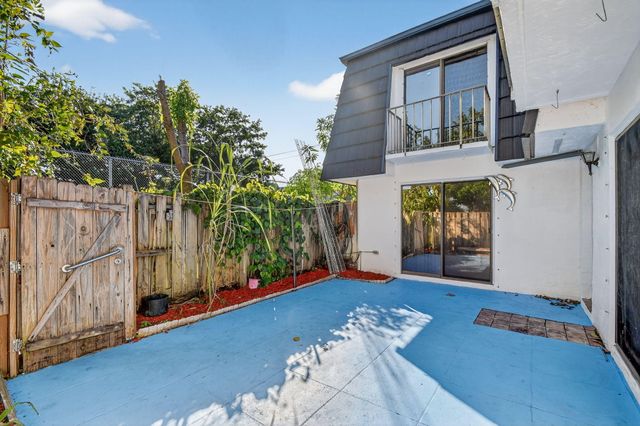 176 Woodland Road, Palm Springs, FL 33461