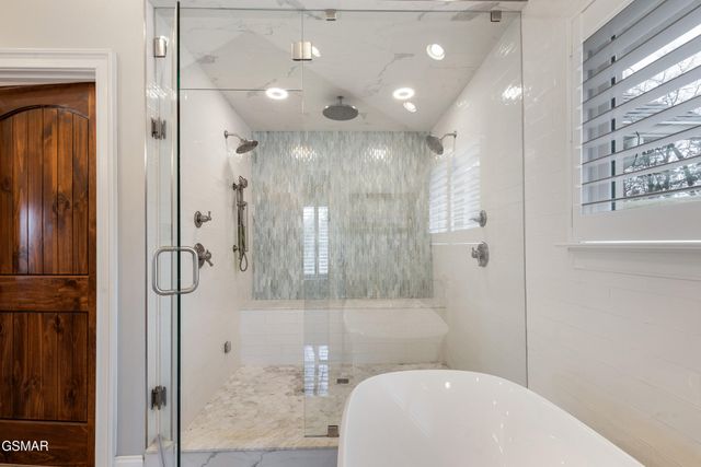 1965 McCroskey Lane, Sevierville, TN 37876