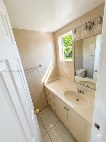 19051 NE 2nd Ave 1503, Miami, FL 33179