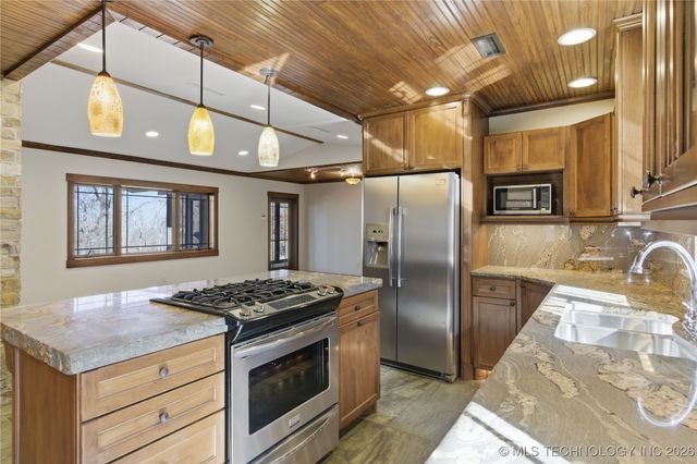 449918 E 953 Road, Vian, OK 74962