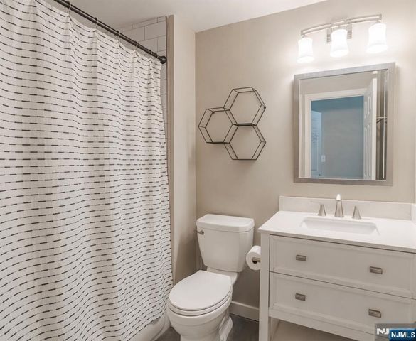 138 Summit Avenue, New Milford, NJ 07646