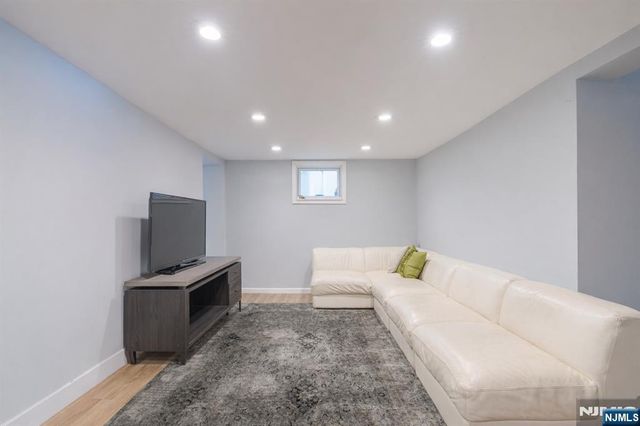 138 Summit Avenue, New Milford, NJ 07646