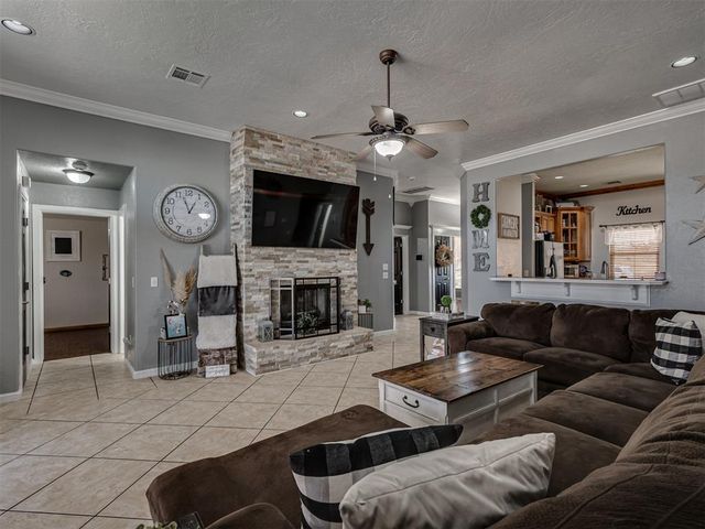 243 E Richmond Terrace, Mustang, OK 73064