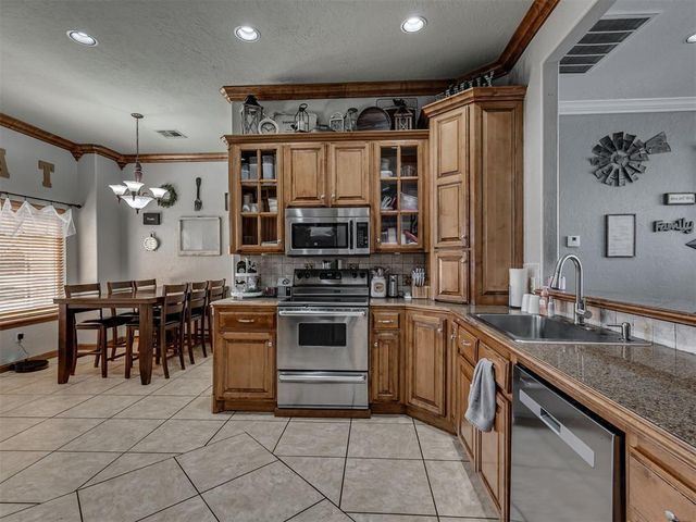 243 E Richmond Terrace, Mustang, OK 73064