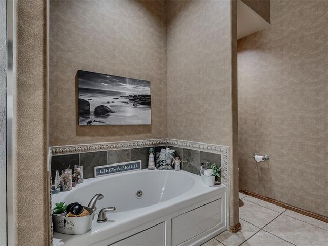 243 E Richmond Terrace, Mustang, OK 73064