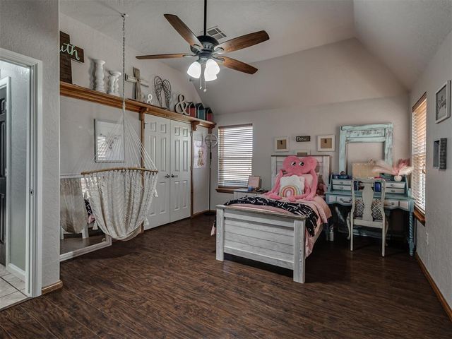 243 E Richmond Terrace, Mustang, OK 73064