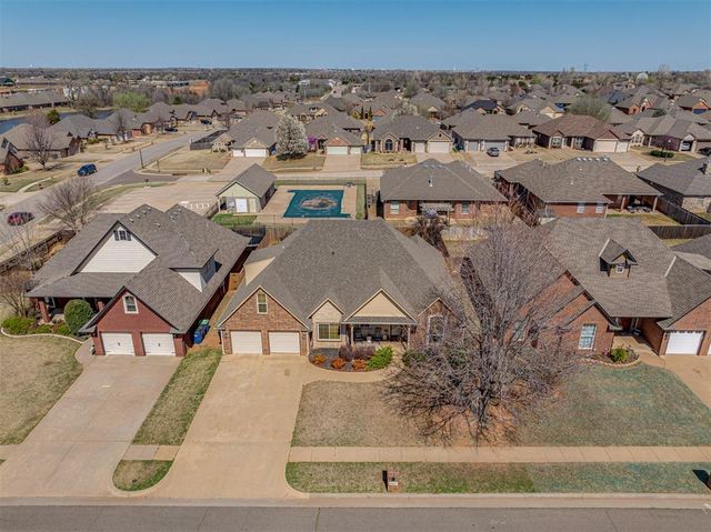 243 E Richmond Terrace, Mustang, OK 73064