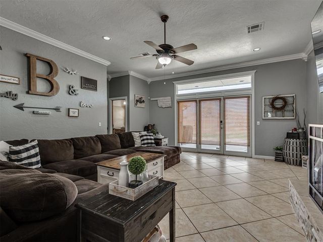 243 E Richmond Terrace, Mustang, OK 73064