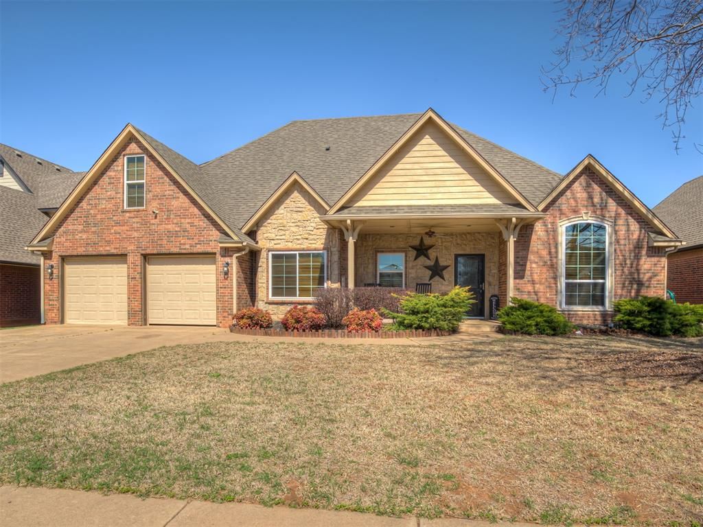 243 E Richmond Terrace, Mustang, OK 73064