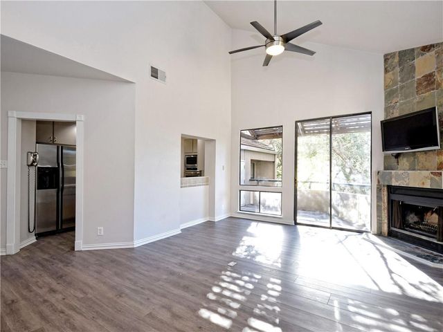 1707 Spyglass DR 47, Austin, TX 78746