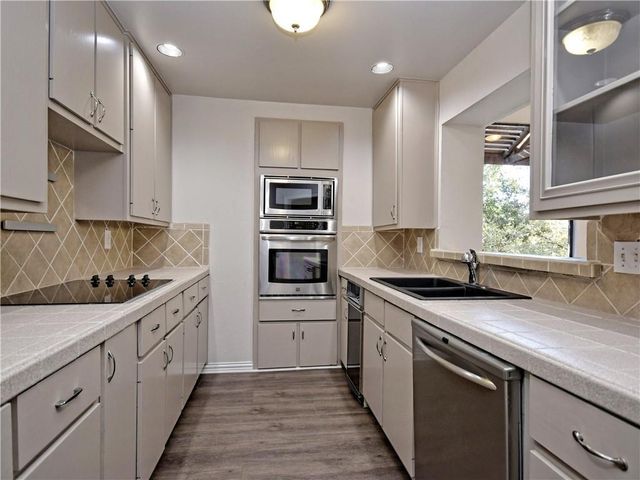 1707 Spyglass DR 47, Austin, TX 78746
