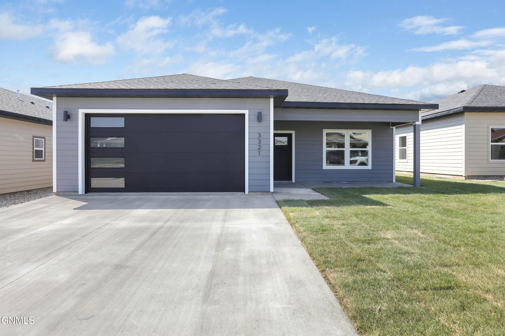 3321 35th Street W, Williston, ND 58801 photo 2