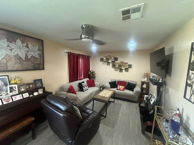 423 Bernard Street, Bakersfield, CA 93305