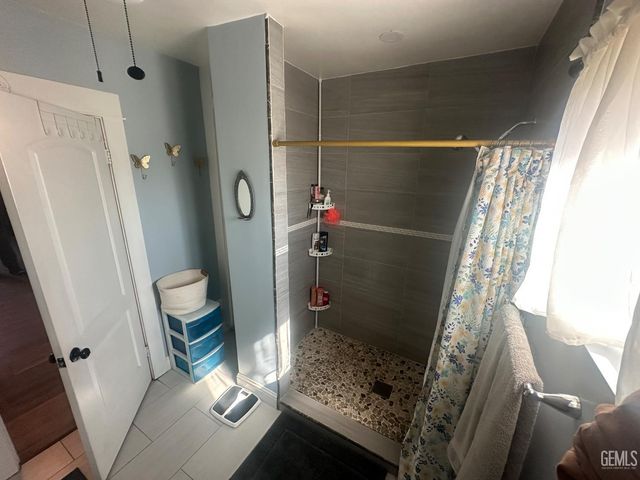 423 Bernard Street, Bakersfield, CA 93305