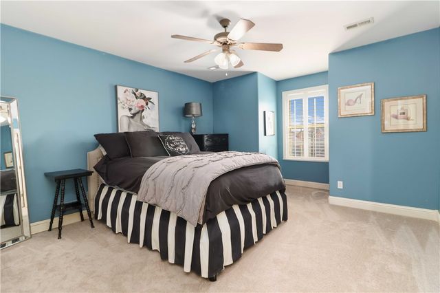 3906 NW Kensington Avenue, Bentonville, AR 72712