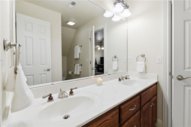 3906 NW Kensington Avenue, Bentonville, AR 72712