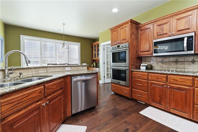 3906 NW Kensington Avenue, Bentonville, AR 72712