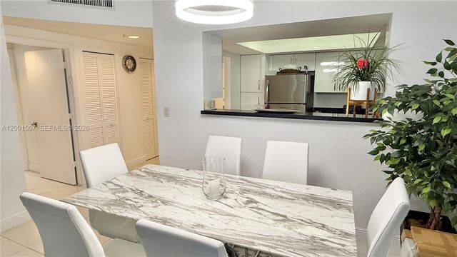 17375 Collins Avenue 1006, Sunny Isles Beach, FL 33160