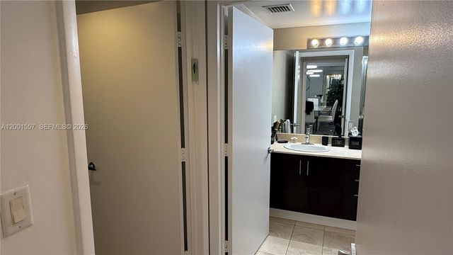 17375 Collins Avenue 1006, Sunny Isles Beach, FL 33160
