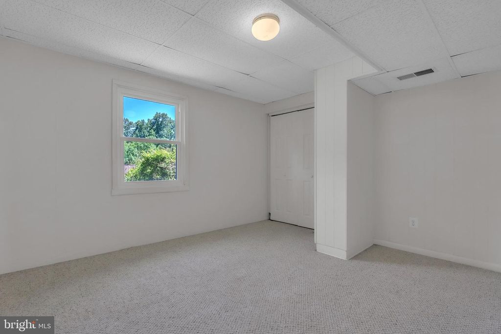 Image 30 of property listing at 8231 INVERNESS HOLLOW TER, Potomac, MD 20854