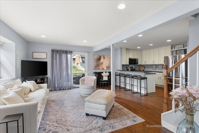 884 Bristol Drive -, Barrington, IL 60010