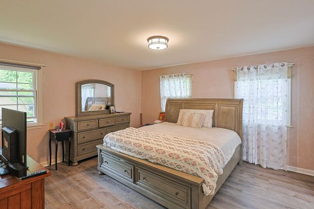 1431 Maple Lane, Elgin, IL 60123