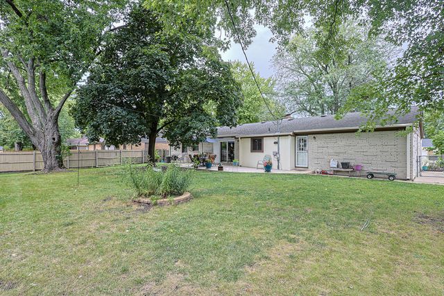 1431 Maple Lane, Elgin, IL 60123