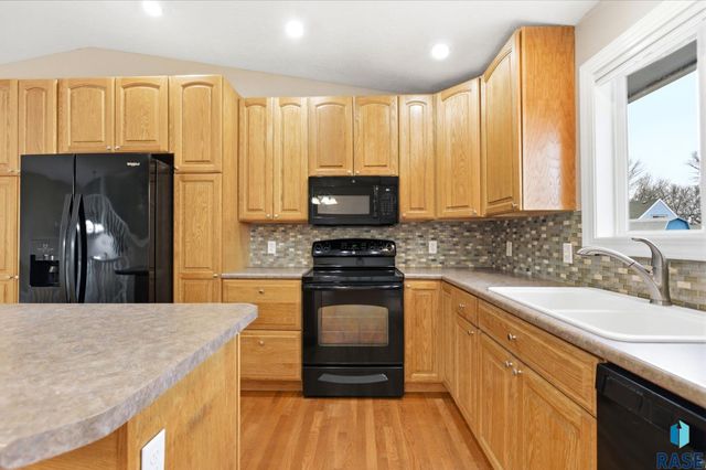 3304 S Steven Cir Circle, Sioux Falls, SD 57106