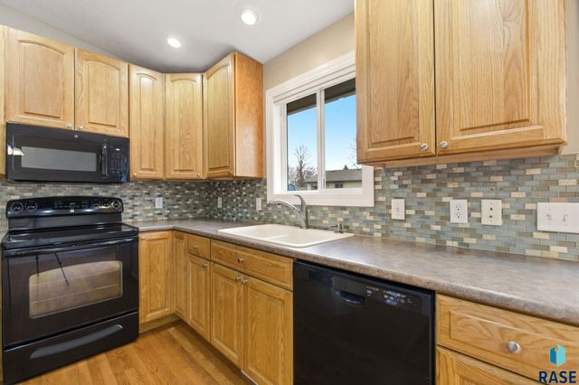 3304 S Steven Cir Circle, Sioux Falls, SD 57106