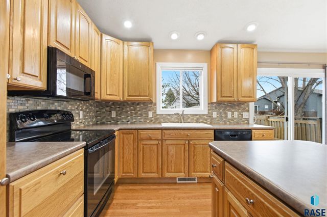 3304 S Steven Cir Circle, Sioux Falls, SD 57106