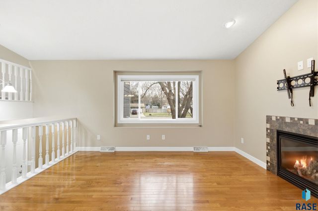 3304 S Steven Cir Circle, Sioux Falls, SD 57106