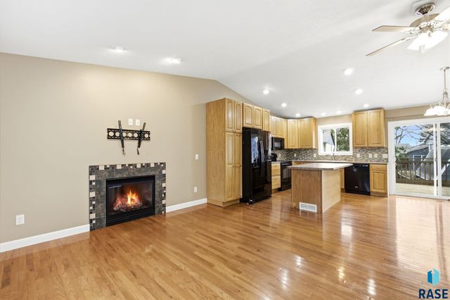 3304 S Steven Cir Circle, Sioux Falls, SD 57106