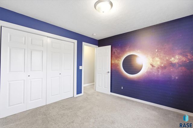 3304 S Steven Cir Circle, Sioux Falls, SD 57106