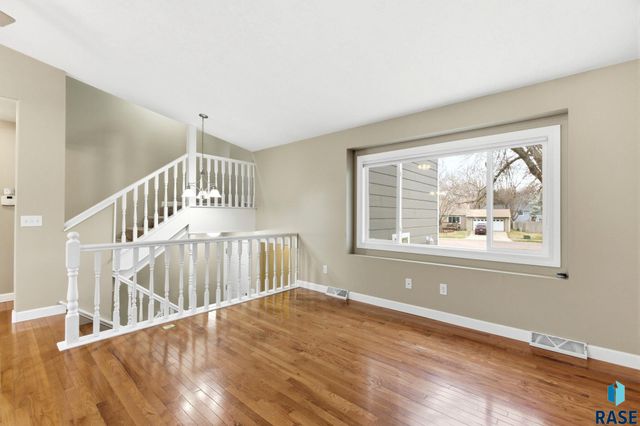 3304 S Steven Cir Circle, Sioux Falls, SD 57106