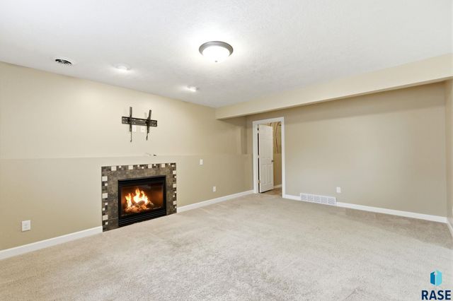 3304 S Steven Cir Circle, Sioux Falls, SD 57106