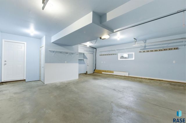 3304 S Steven Cir Circle, Sioux Falls, SD 57106