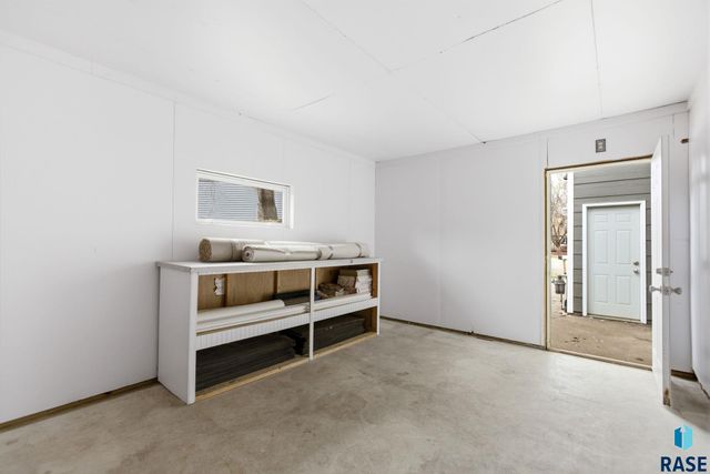 3304 S Steven Cir Circle, Sioux Falls, SD 57106