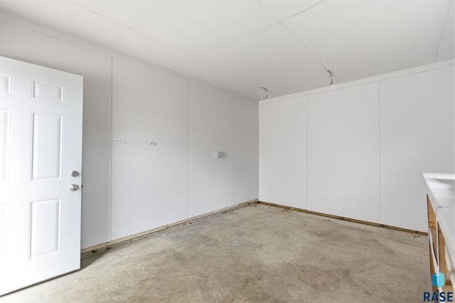 3304 S Steven Cir Circle, Sioux Falls, SD 57106