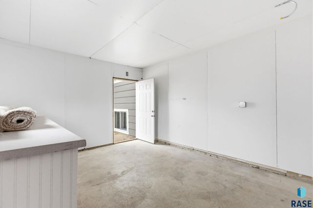 3304 S Steven Cir Circle, Sioux Falls, SD 57106